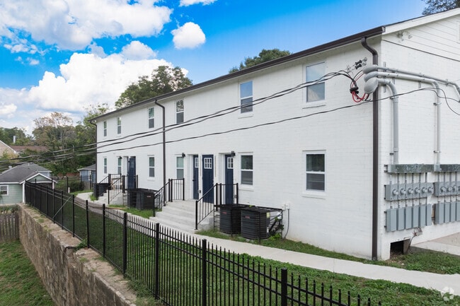 Alternate Building Photo - Beautifully Remodeled 2 Bedroom Apartment