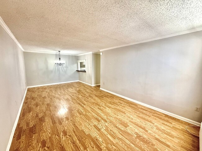 Building Photo - Two Bedroom Home with Spacious Bedrooms