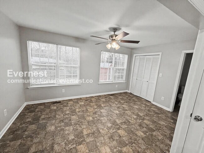 Foto del edificio - 3 Bed/1.5 Bath Home with Carport / Pet-Friendly / Available Now!