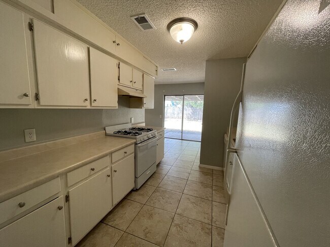 Foto del edificio - 1304 E Mesa Park Dr
