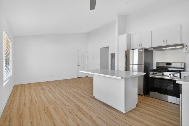 Foto del edificio - 1066 Coronado Ave