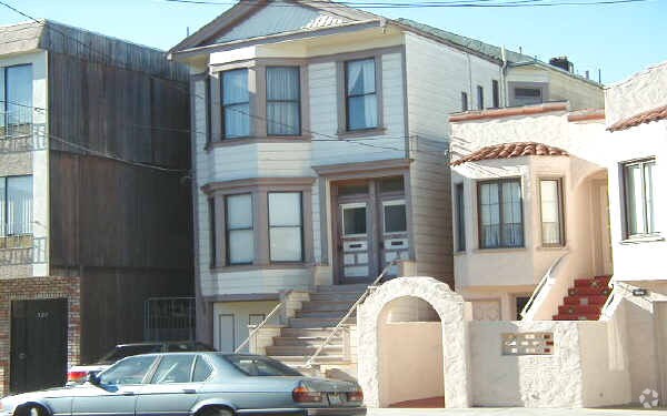 Building Photo - 323 11th Ave