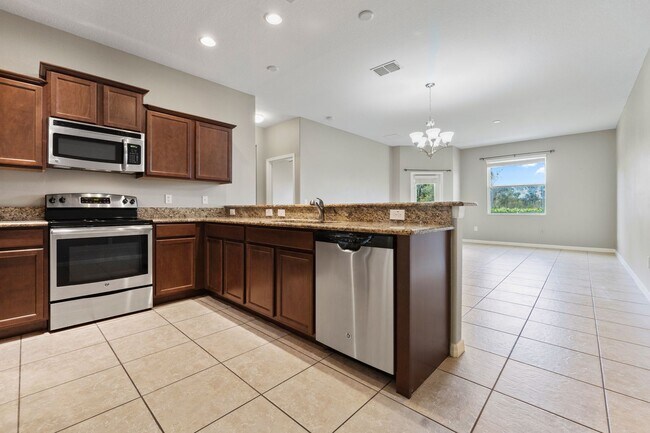 Foto del edificio - 4/2.5 Town Home w/ Loft and Office in Harr...