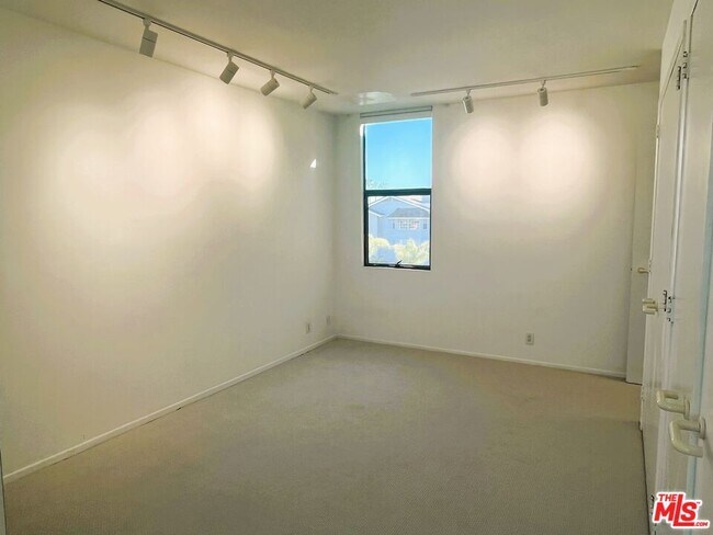Foto del edificio - 2218 Main St