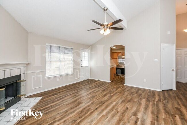 Foto del edificio - 609 Hollyberry Dr
