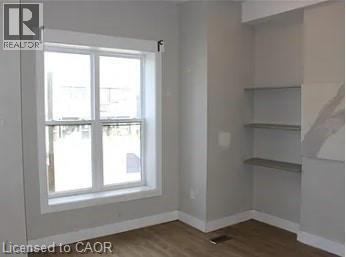 Building Photo - 500 Main St E