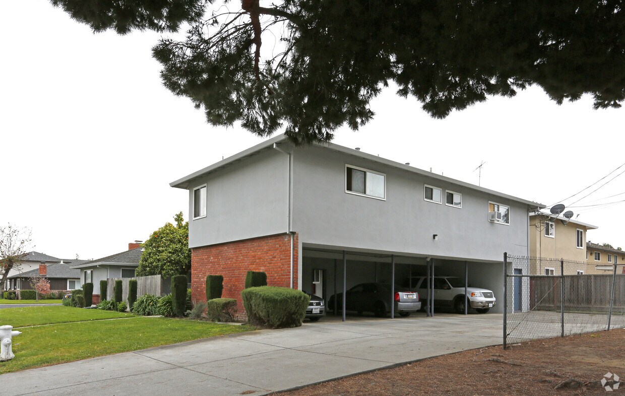Building Photo - 1882 Amelia Way