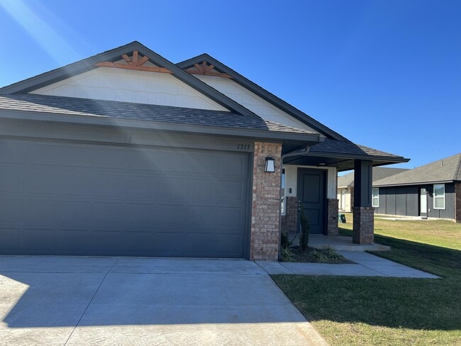 Photo - 1313 Sycamore Cir House