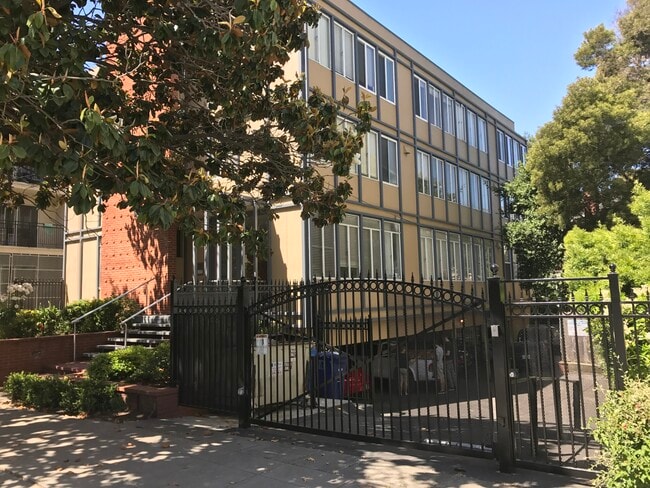 Building Photo - 2508 Hillegass Ave
