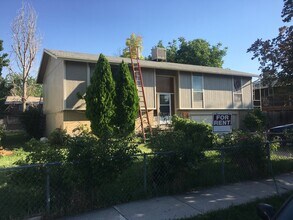 Building Photo - 3359 Hillsboro Dr