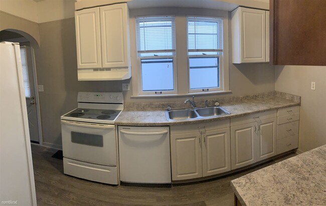 Building Photo - 2 br, 1.5 bath House - 440 Carrier St NE