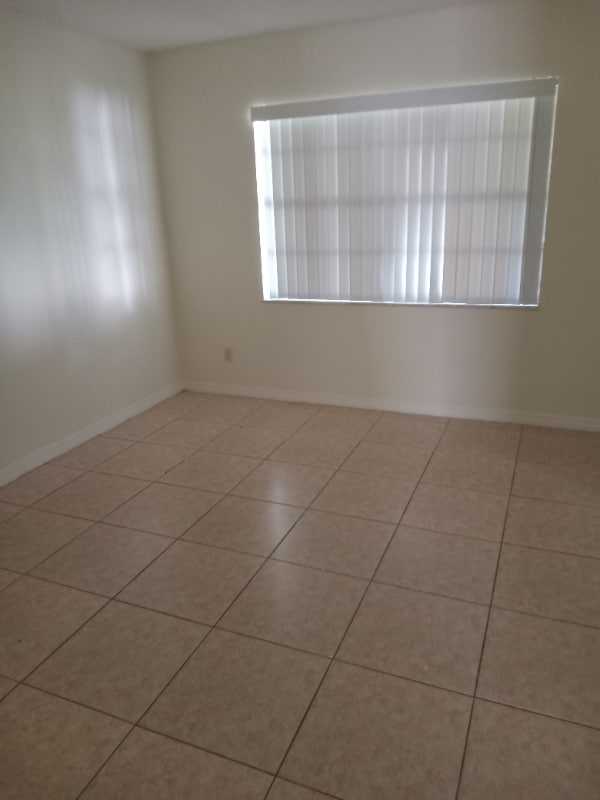 Building Photo - 761 Maderia Ct