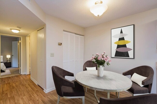Building Photo - Waterview Apartments