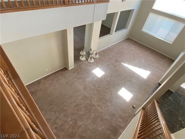 Foto del edificio - 319 Ravensmere Ave