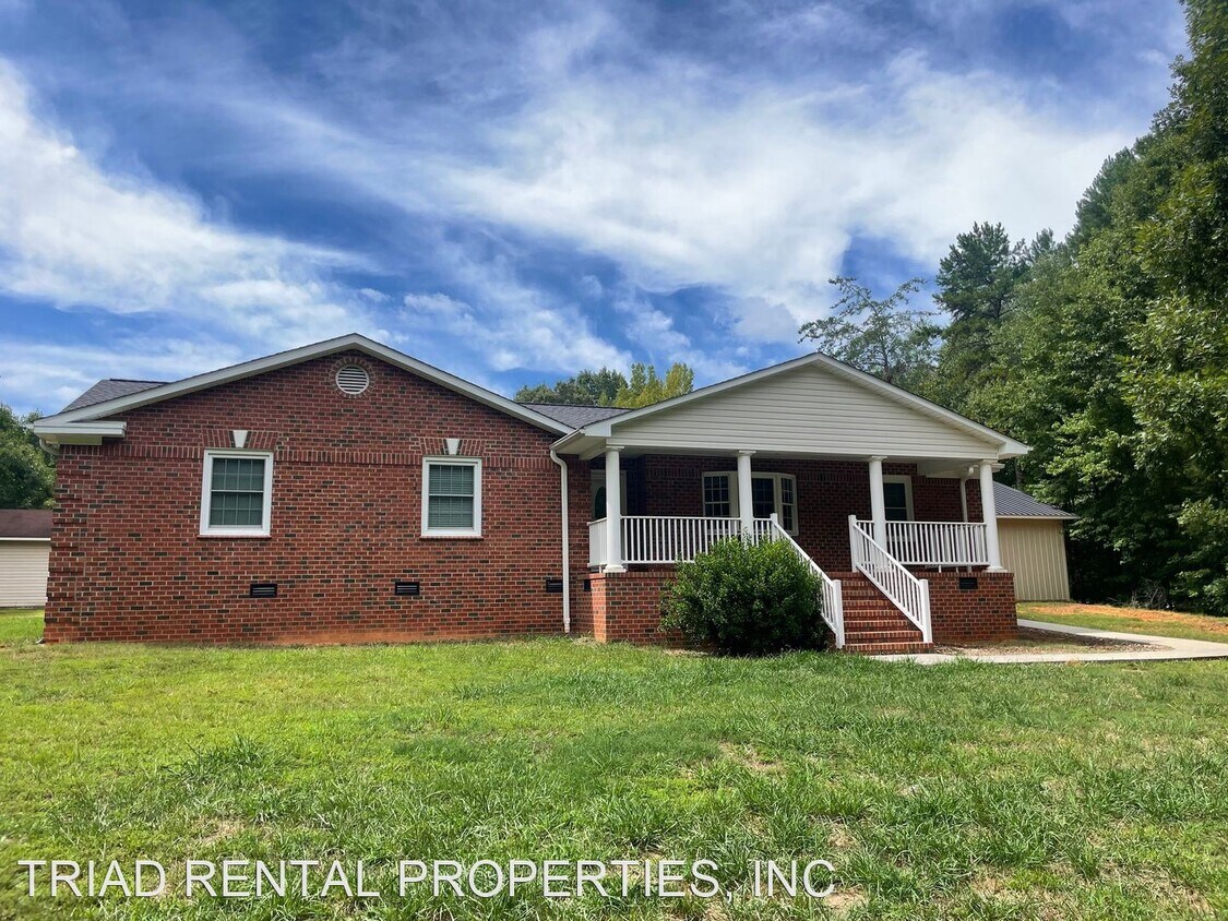Primary Photo - 3 br, 3 bath House - 5994 ERECT ROAD