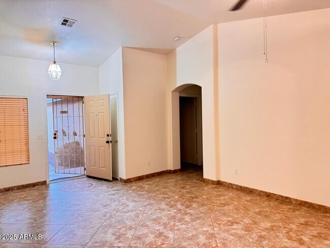 Building Photo - 1291 S Crossbow Pl