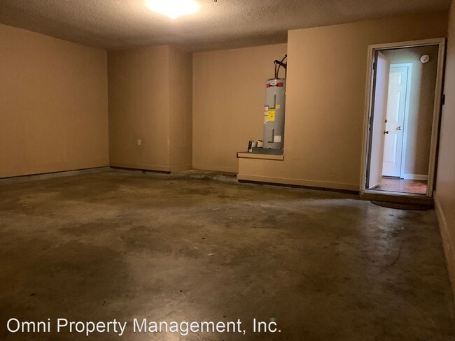 Building Photo - 3 br, 2 bath House - 85 VILLAGE DR.