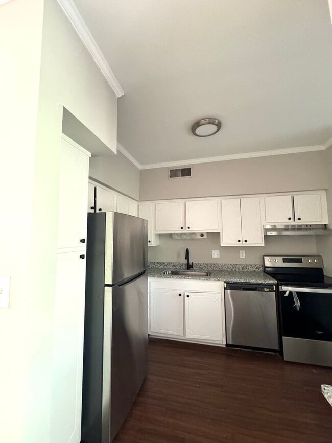Building Photo - 5925 Quail Hollow Rd