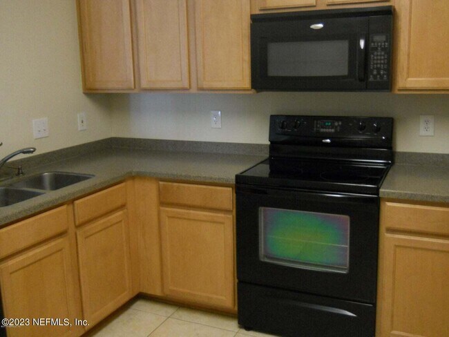 Building Photo - 7051 Deer Lodge Cir