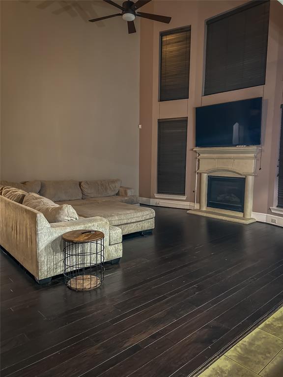 Foto del edificio - 14515 Mountain Cliff Ln