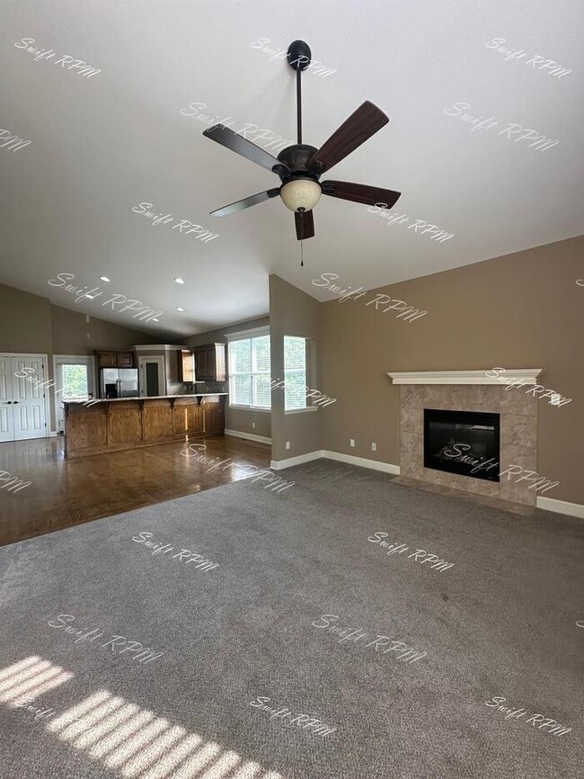 Foto del edificio - 9030 Meadow View Dr