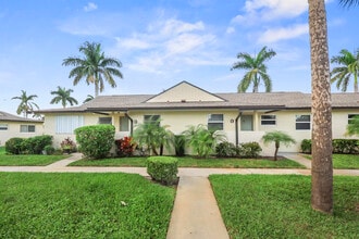 Building Photo - 4808 Cresthaven Blvd