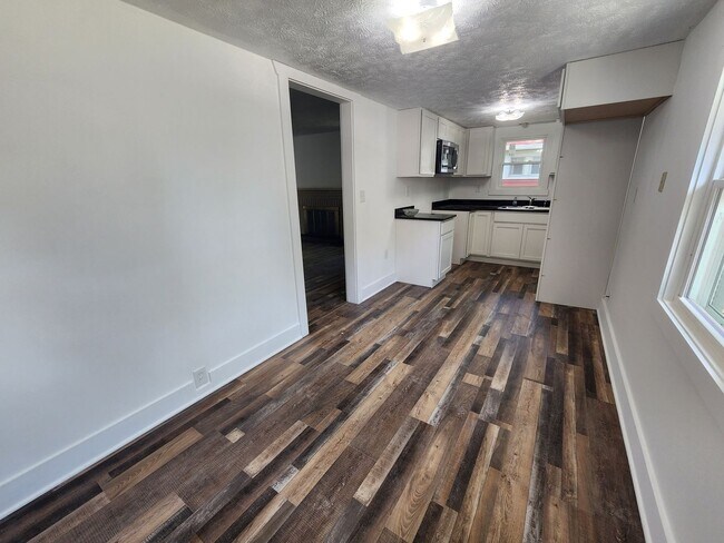 Foto del edificio - 3 bed 1 bath Ranch