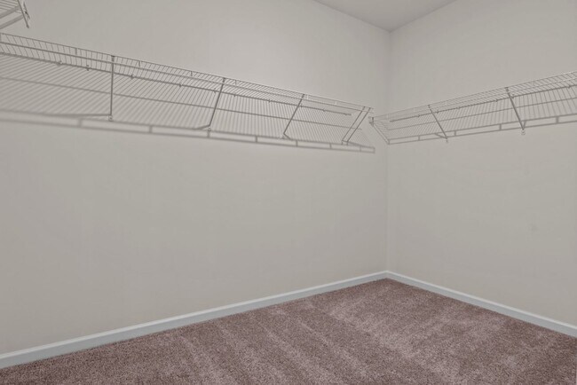 Building Photo - 827 Biltmore Dr