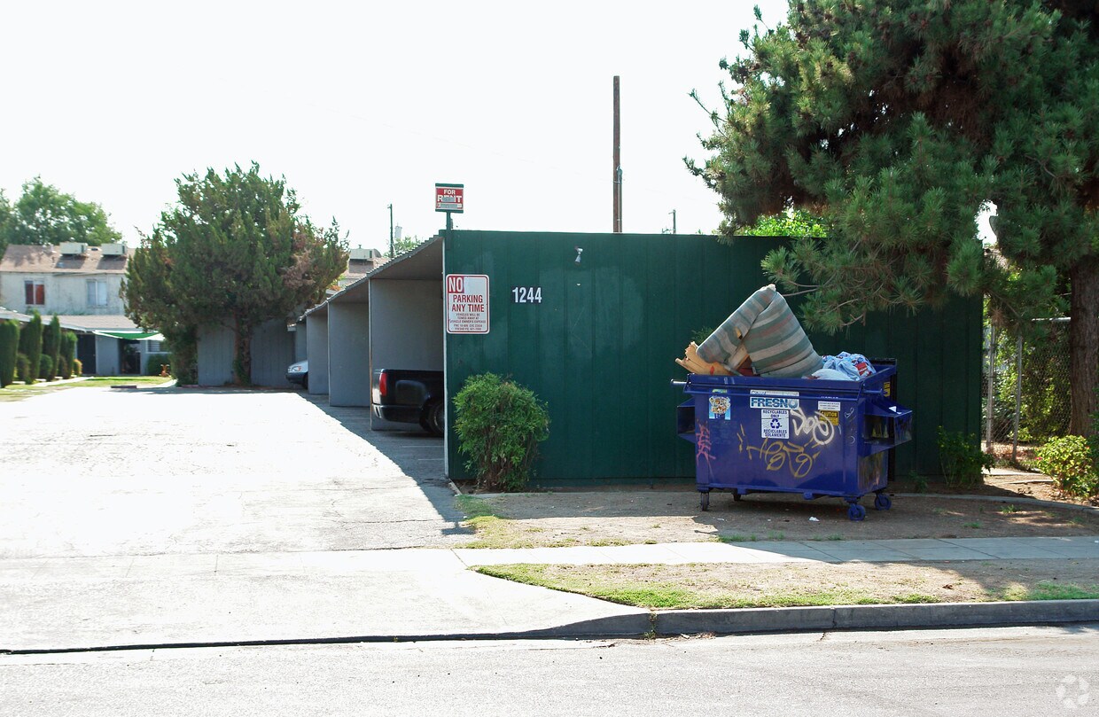 Building Photo - 1244 N Millbrook Ave