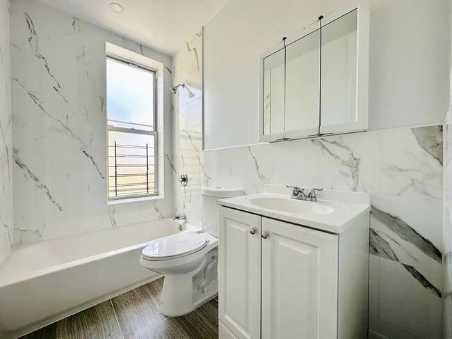 Foto del edificio - Crown Heights Room, HDTV, 24 min to Manhattan #537