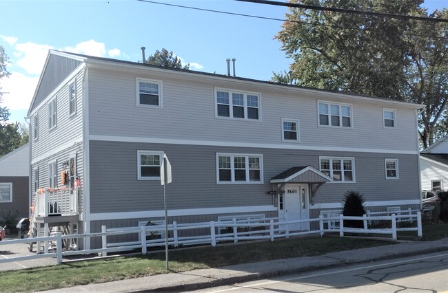 160 Ledge St 3 bedroom Nashua NH - 160 Ledge St