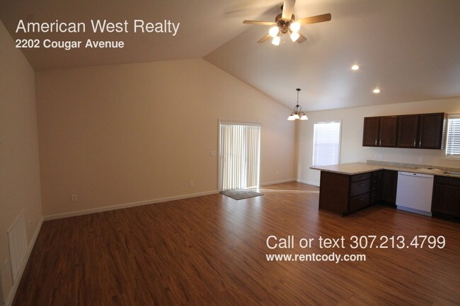 Building Photo - 2202 Cougar Ave