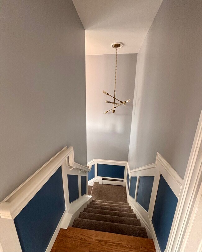 Escaleras de entrada - 1400 N Humboldt St