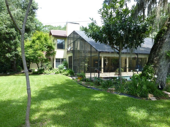 Building Photo - 3 Genie Ct