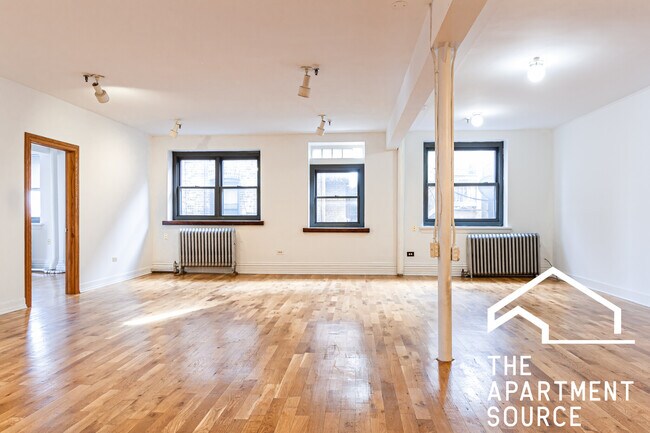 Building Photo - 3205 N Clark St