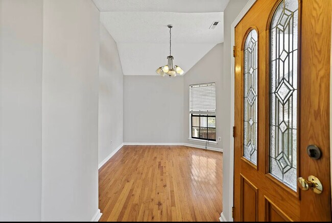 Foto del edificio - 1509 Trailwood Ct