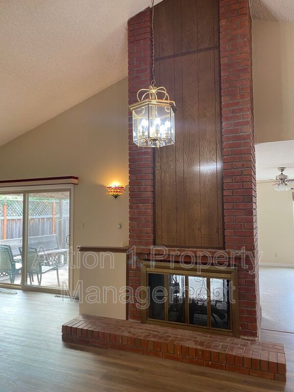 Foto del edificio - 35631 Barnard Dr