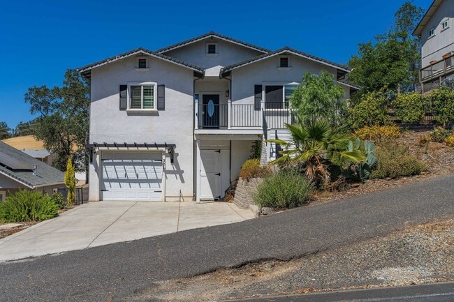 Building Photo - Copperopolis 3 Bd. / 2 Ba. Lake Access Fur...