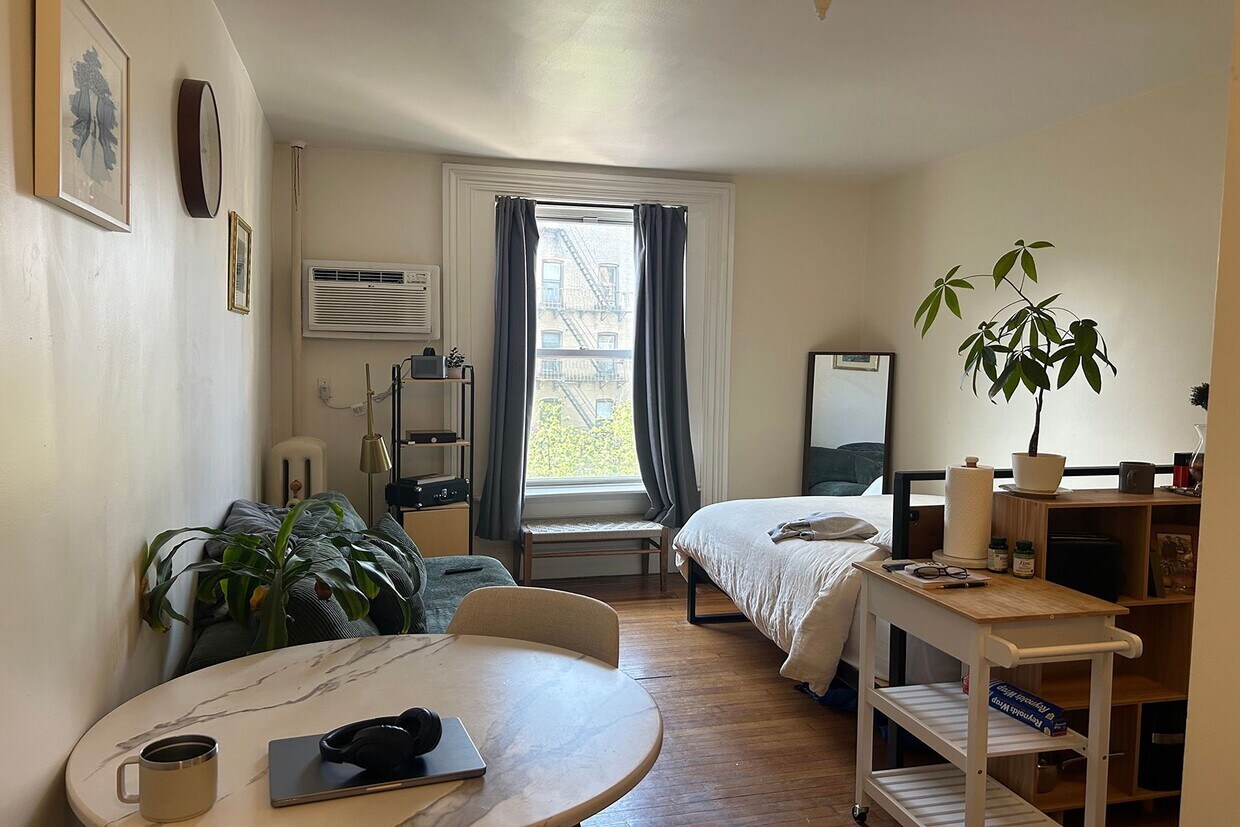 Foto principal - 132 Remsen St