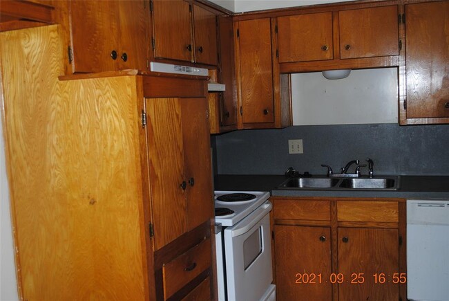 Building Photo - 612 Arbor Ln