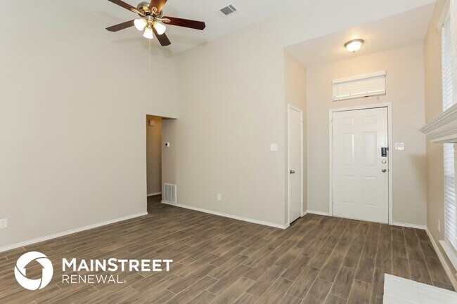 Foto del edificio - 885 Keeneland Ct