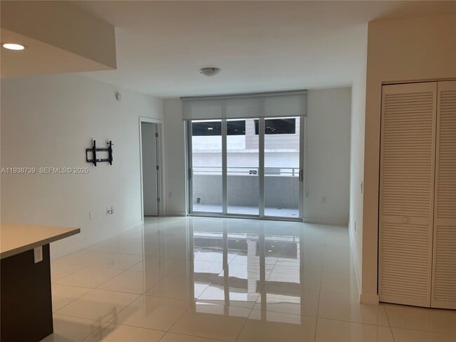 Foto del edificio - 7661 NW 107th Ave