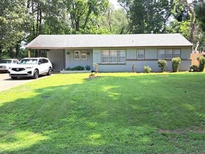 Building Photo - 1351 Janis Dr