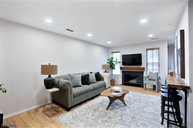 Foto del edificio - 8 Springholm Dr