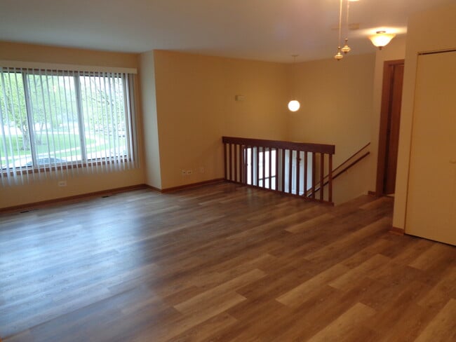 Building Photo - 302 Park Ridge Ln