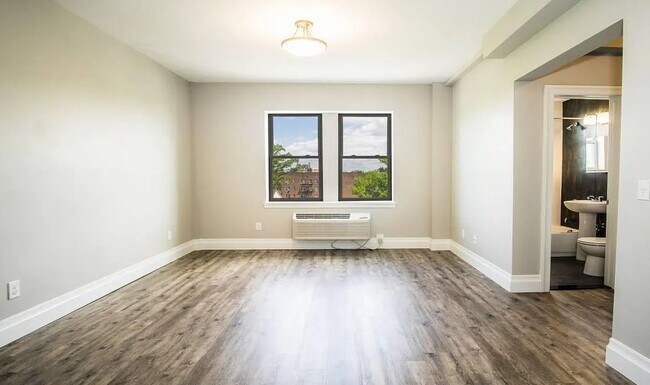 Building Photo - 106 N Grove St