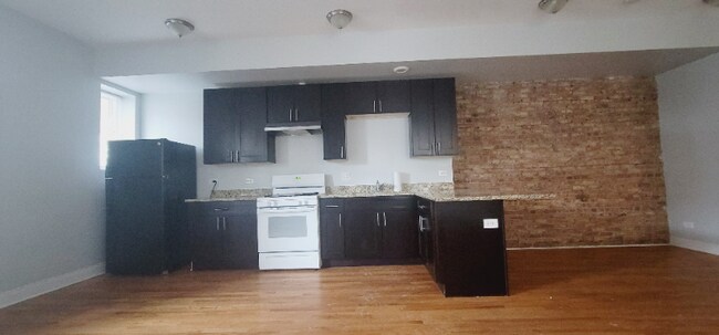 Building Photo - 229 E 51st St