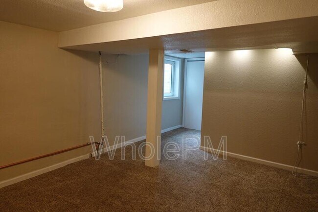 Building Photo - 1433 Milwaukee St