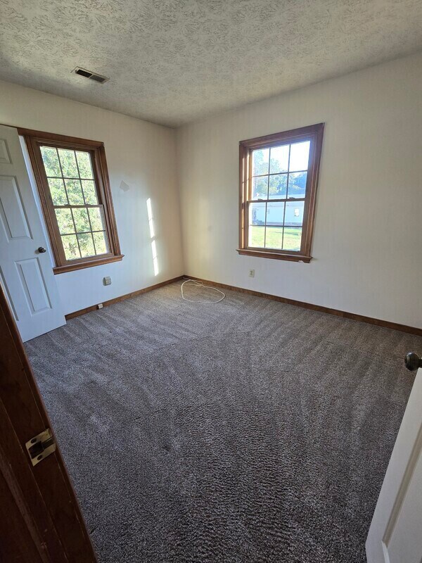 Foto del edificio - 8300 Banshire Ct