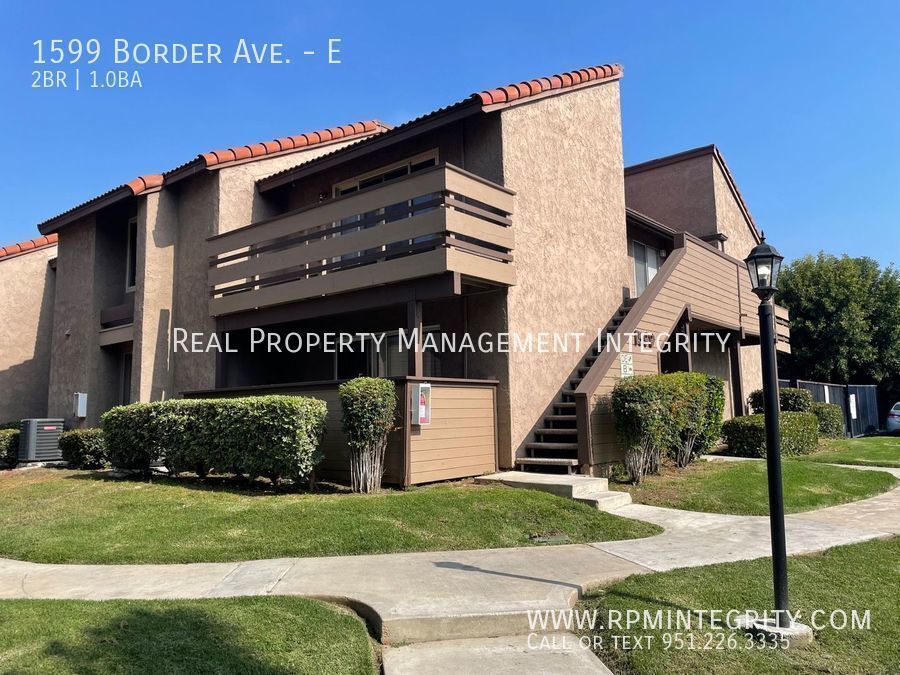 Primary Photo - Windwood Condominium located in the beauti...